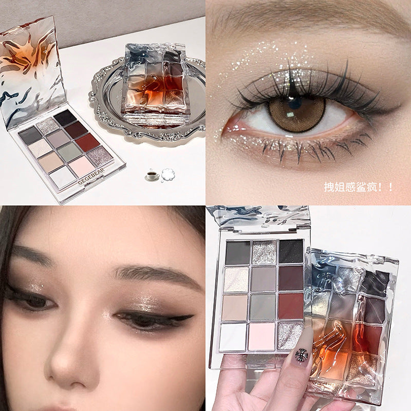 Gege Bear Water Wave Eyeshadow Palette