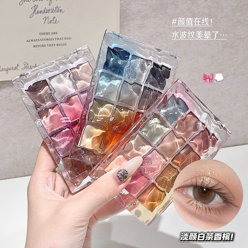 Gege Bear Water Wave Eyeshadow Palette